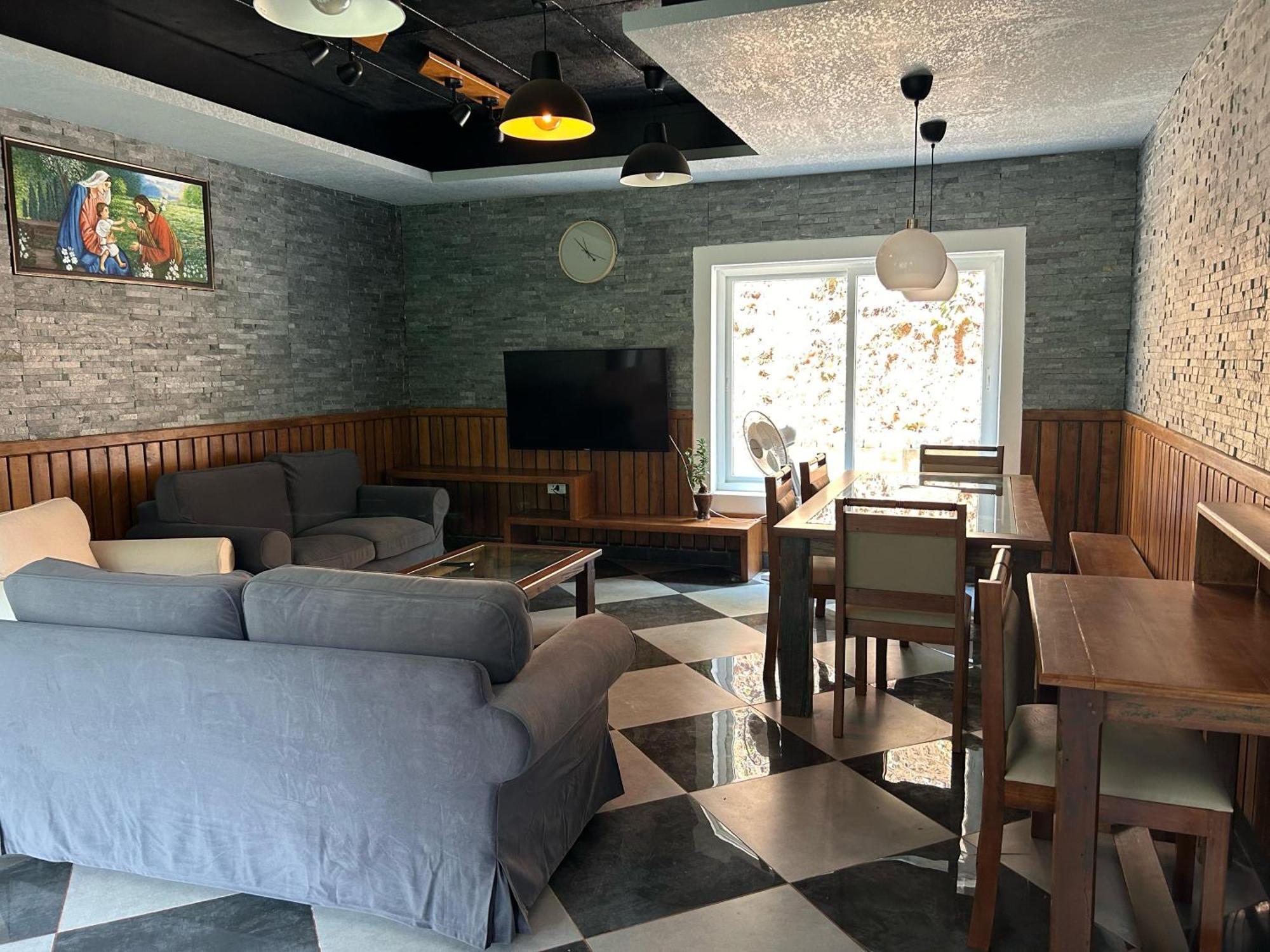 Kv By Halcyon Traveltech Apartamento Anachal Exterior foto