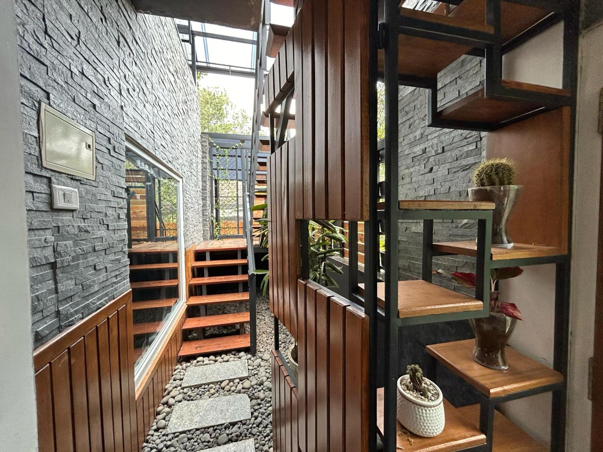 Kv By Halcyon Traveltech Apartamento Anachal Exterior foto