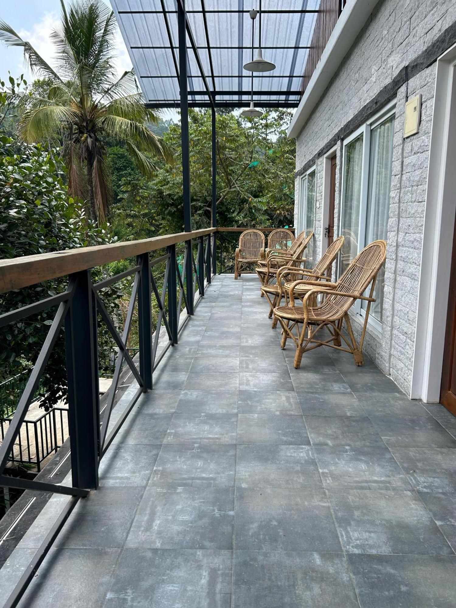 Kv By Halcyon Traveltech Apartamento Anachal Exterior foto